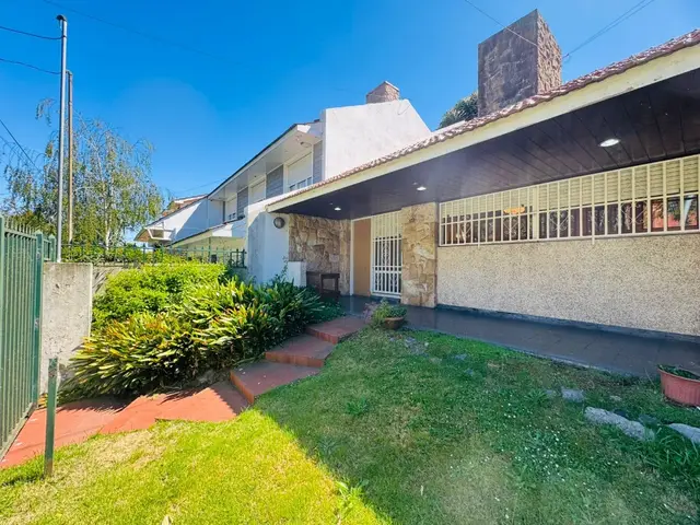Casa de 4 ambientes en venta en PLAYA GRANDE