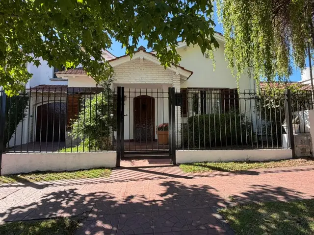 Casa de 5 ambientes en venta en PLAYA GRANDE
