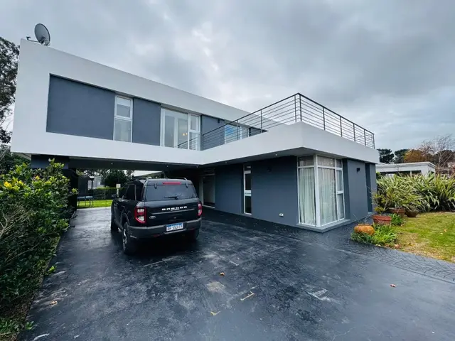 Casa de 4 ambientes en venta en SANTA ROSA DEL MAR DE PERALTA RAMOS