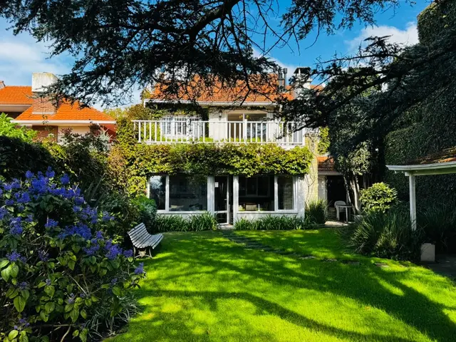 Casa de 4 ambientes en venta en PLAYA GRANDE
