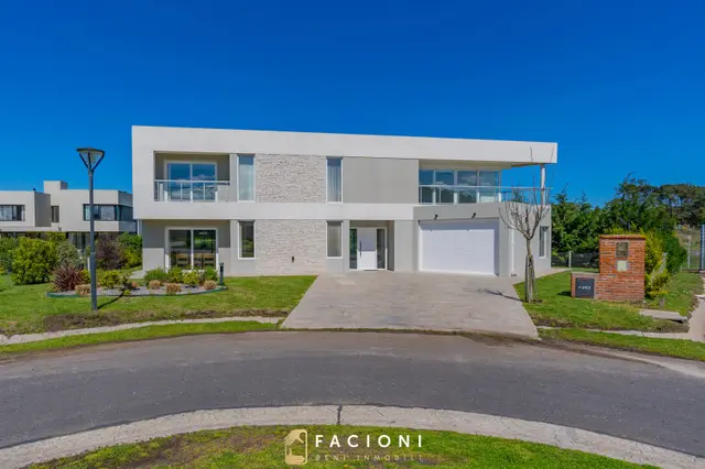 Casa de 4 ambientes en venta en Mar del Plata