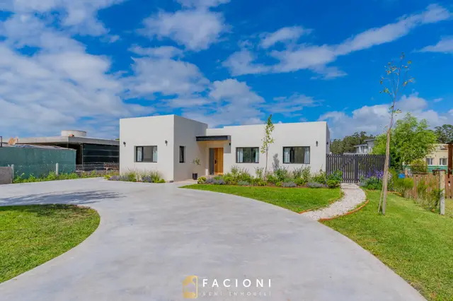 Casa de 4 ambientes en venta en Mar del Plata