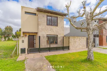 PH de 4 ambientes en venta en Caisamar