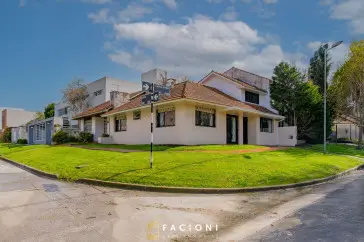 PH de 3 ambientes en venta en San Carlos