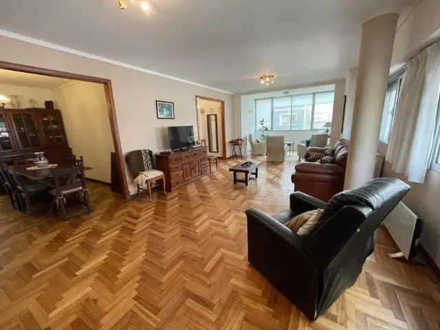 Departamento de 4 ambientes en venta en AREA CENTRO
