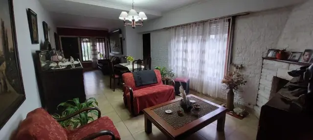 Casa de 4 ambientes en venta en BOSQUE ALEGRE