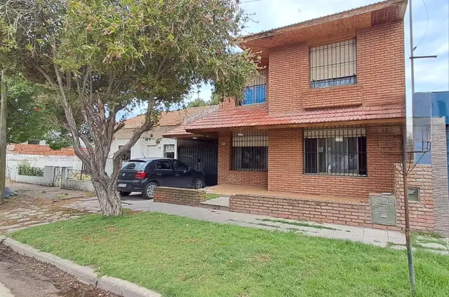 Casa de 5 ambientes en venta en FARO NORTE