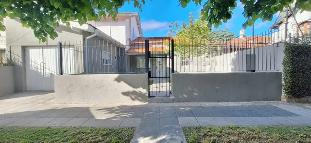 Casa de 3 ambientes en venta en PARQUE LURO