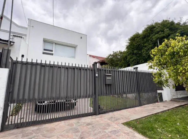 Casa de 4 ambientes en venta en Nueva Pompeya