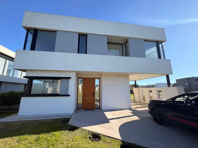 Casa de 3 ambientes en alquiler en Mar del Plata