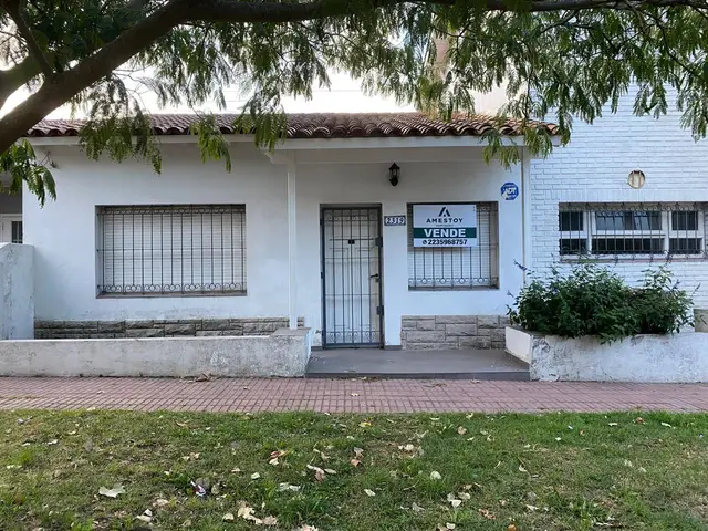 Casa de 4 ambientes en venta en El Martillo