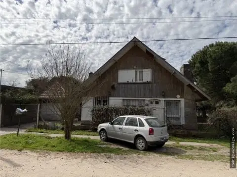 Casa de 4 ambientes en venta en Aeroparque