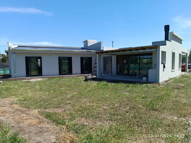 Casa de 3 ambientes en venta en Jorge Newbery