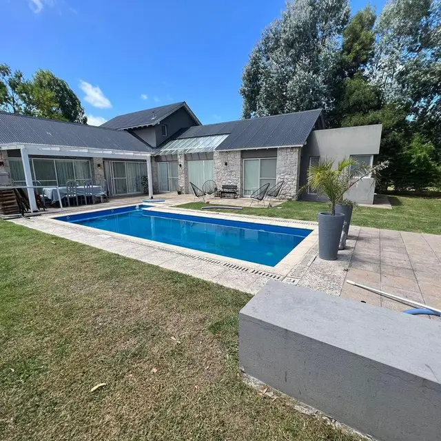 Casa de 3 ambientes en venta en Jorge Newbery