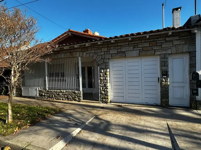 Casa de 2 ambientes en venta en PRIMERA JUNTA