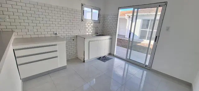 Casa de 2 ambientes en venta en PARQUE LURO
