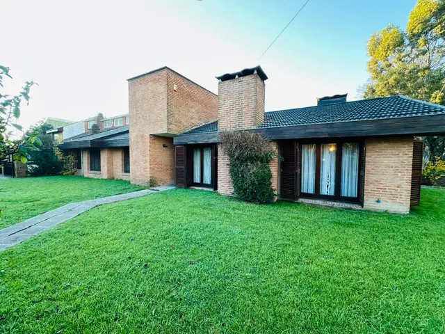 Casa de 3 ambientes en venta en LOS PINARES