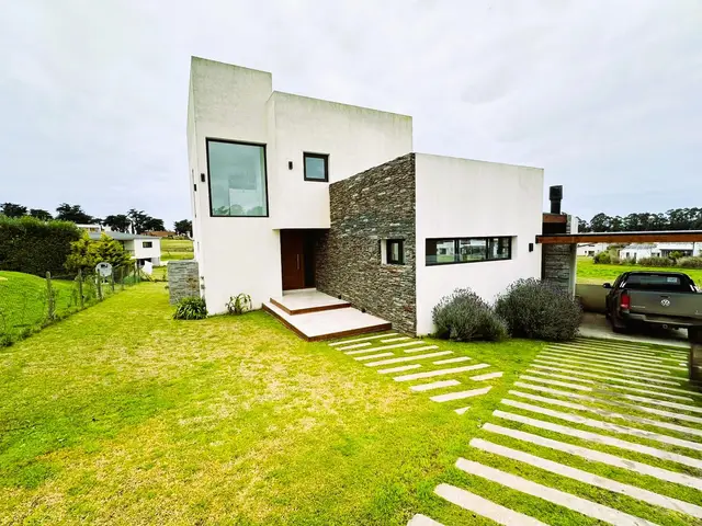 Casa de 3 ambientes en venta en Playa Chapadmalal