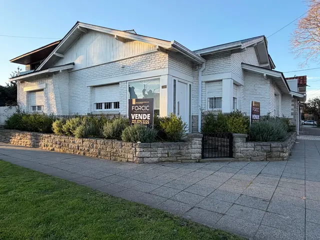 Casa de 4 ambientes en venta en PRIMERA JUNTA