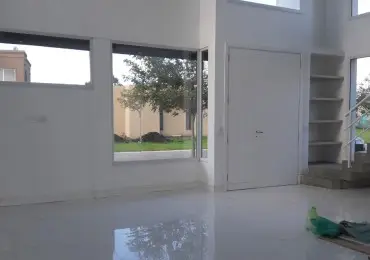 Casa de 4 ambientes en venta en Centro