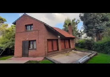 Casa en venta en BOSQUE PERALTA RAMOS