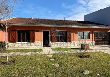 Casa de 4 ambientes en venta en MALVINAS ARGENTINAS