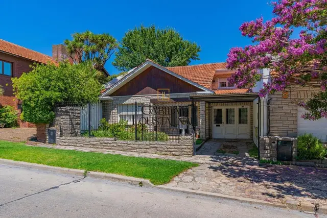 Casa de 3 ambientes en venta en PLAZA PERALTA RAMOS