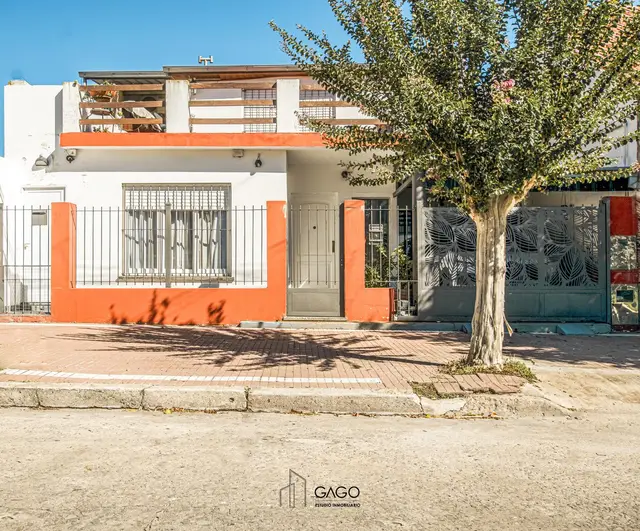 Casa de 4 ambientes en venta en DEL PUERTO