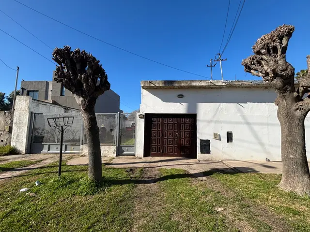 Casa de 5 ambientes en venta en VILLA PRIMERA
