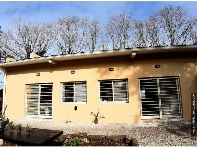 Casa de 3 ambientes en venta en Barrio Colinalegre