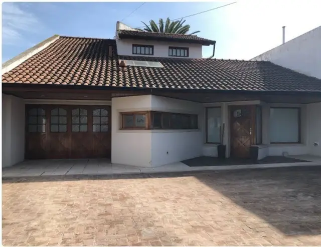 Casa de 4 ambientes en venta en LOS PINARES