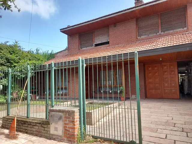 Casa de 4 ambientes en venta en DON BOSCO