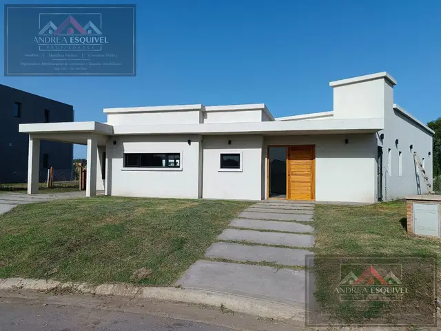 Casa de 4 ambientes en venta en NUEVO GOLF