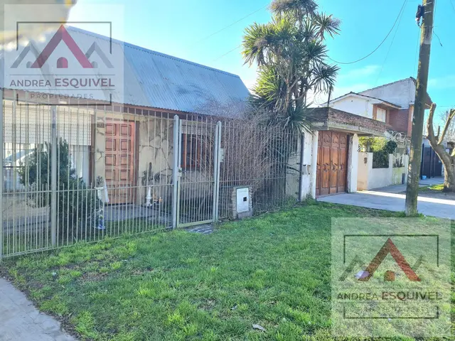 Casa de 4 ambientes en venta en CORONEL DORREGO