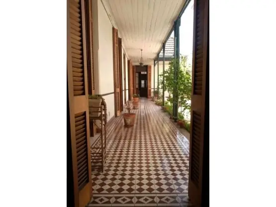 Casa de 7 ambientes en venta en LA PERLA