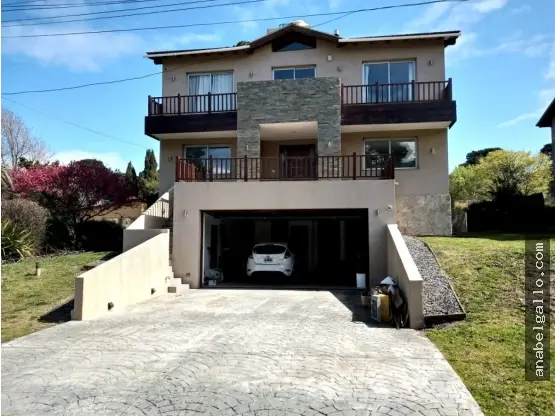 Casa de 4 ambientes en venta en SIERRA DE LOS PADRES