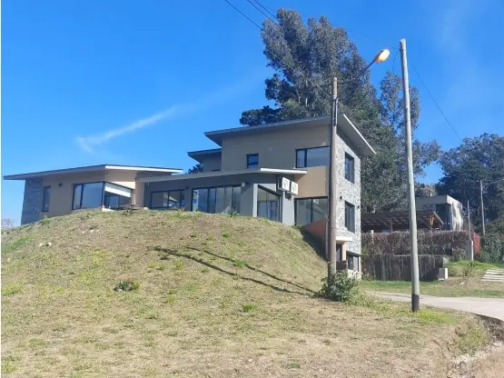 Casa de 7 ambientes en venta en SIERRA DE LOS PADRES
