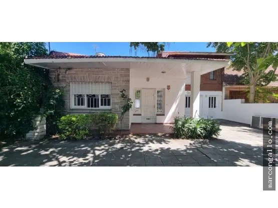 Casa de 4 ambientes en venta en PARQUE LURO