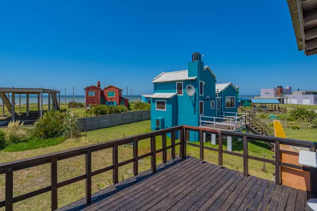Casa de 4 ambientes en venta en Camet
