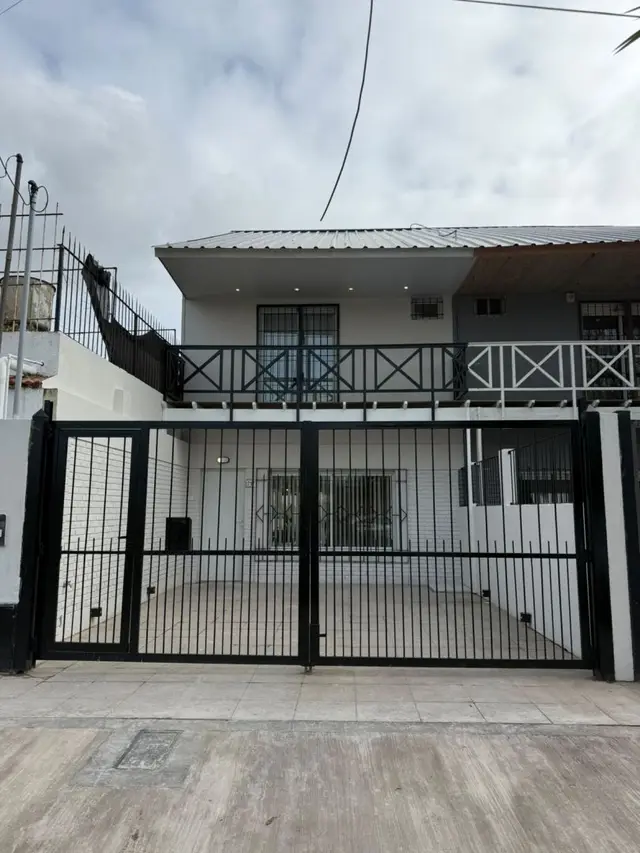 Casa de 4 ambientes en venta en PARQUE LURO