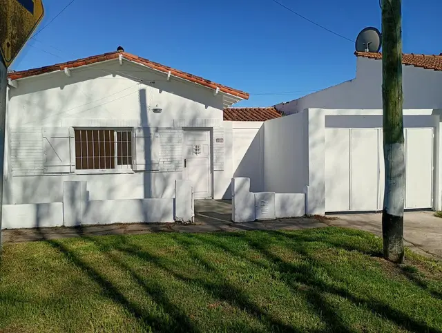 Casa de 3 ambientes en venta en LAS AVENIDAS