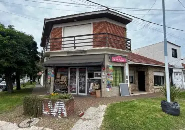 Casa de 3 ambientes en venta en LAS AVENIDAS