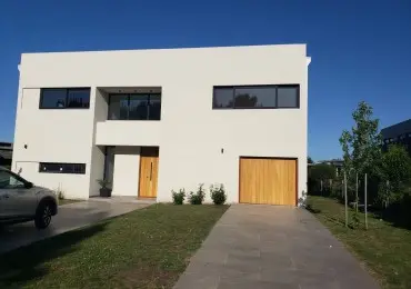 Casa de 4 ambientes en venta en BOSQUE PERALTA RAMOS