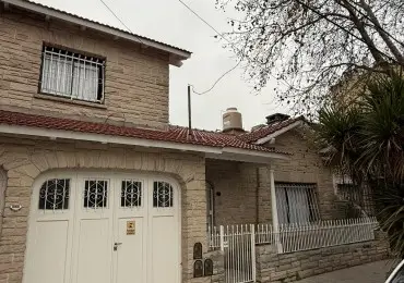 Casa de 4 ambientes en venta en NUEVA POMPEYA