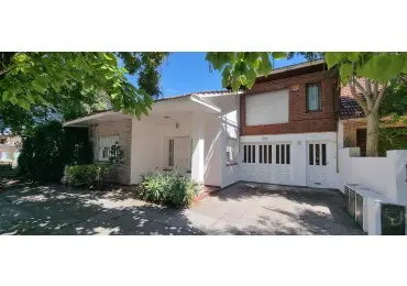 Casa de 4 ambientes en venta en PARQUE LURO