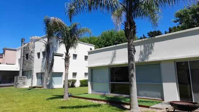Casa de 6 ambientes en venta en NUEVO GOLF