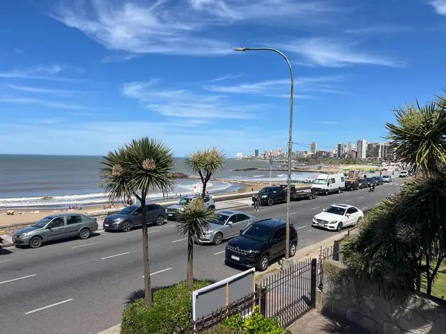 Casa de 5 ambientes en venta en LA PERLA