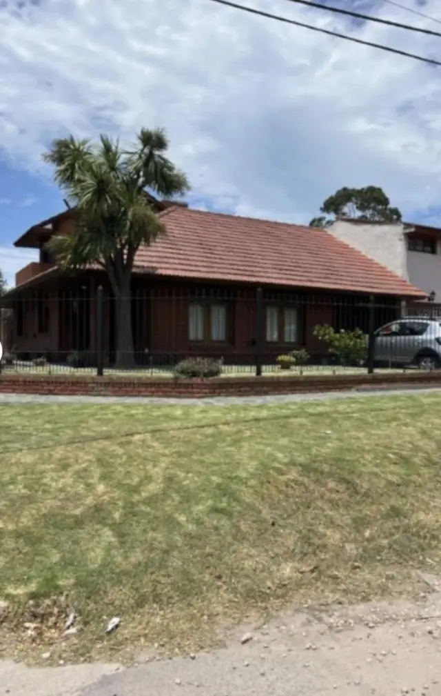 Casa de 4 ambientes en venta en JURAMENTO