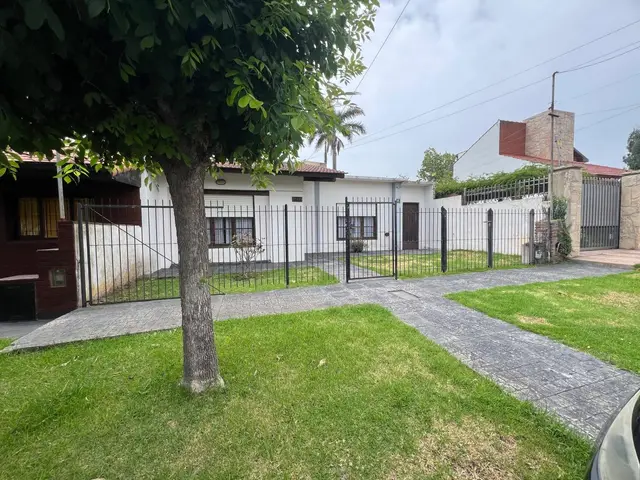 Casa de 4 ambientes en venta en PUNTA MOGOTES
