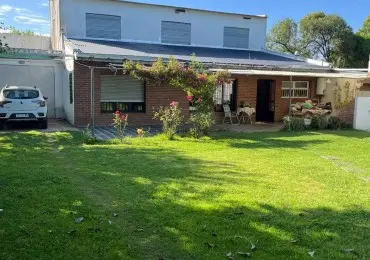 Casa de 5 ambientes en venta en PARQUE HERMOSO Y VALLE HERMOSO